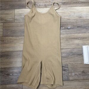 ARQ Tan Ribbed Romper Sz 2XL